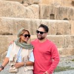 عکس بابک جهانبخش و همسرش در مقبره کوروش