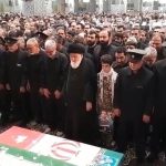 تشییع پیکر ۲ شهید همزمان با عاشورای حسینی در حرم مطهر رضوی+ فیلم