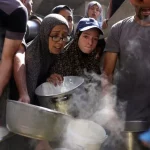 ۸۰۰ فلسطینی در جستجوی غذا