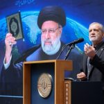 واکنش مخبر در پی اهانت به رئیسی در جلسه با پزشکیان